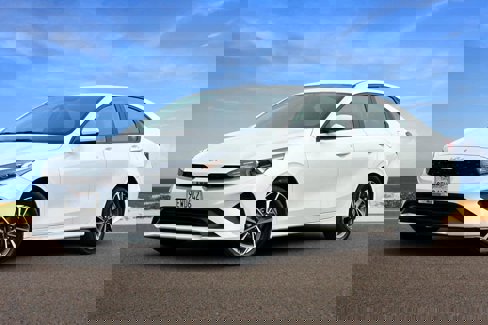 Used 2023 Kia Forte LXS image 1