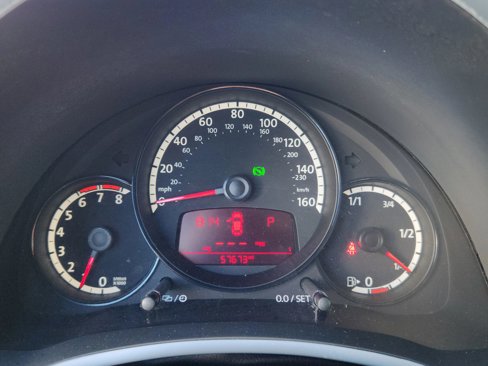 Used 2013 Volkswagen Beetle 2.0T image 9