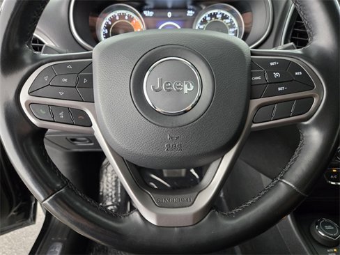 Used 2020 Jeep Cherokee Limited image 21