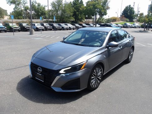Used 2023 Nissan Altima 2.5 SV image 4