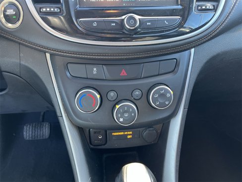 Used 2017 Chevrolet Trax LT w/ LT Convenience Package image 17