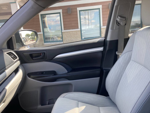 Used 2016 Toyota Highlander Plus image 16