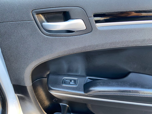 Used 2021 Chrysler 300 S image 39