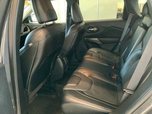 Used 2022 Jeep Cherokee Latitude Lux w/ Mopar Interior Package image 14
