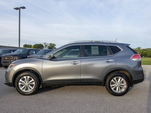 Used 2016 Nissan Rogue SV w/ SV Premium Package image 14