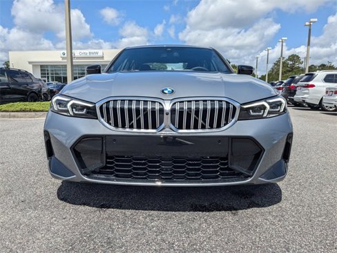 New 2025 BMW 330i Sedan w/ M Sport Package image 9