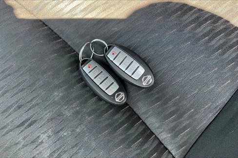 Used 2019 Nissan Rogue SV image 10