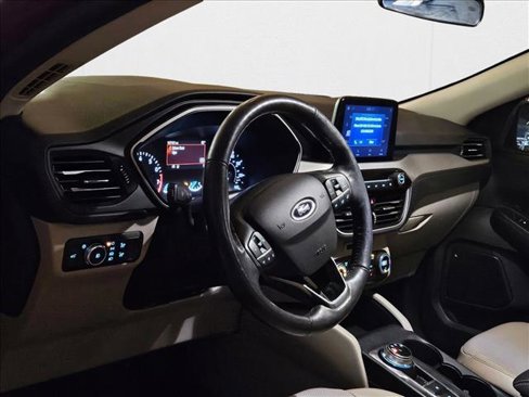 Used 2020 Ford Escape SEL image 9
