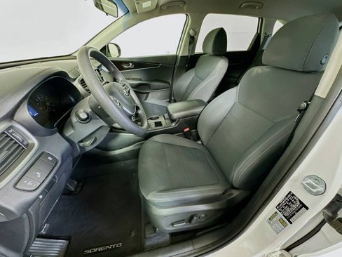 Used 2019 Kia Sorento LX image 13
