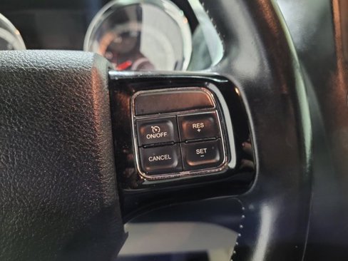 Used 2017 Dodge Grand Caravan SXT image 25