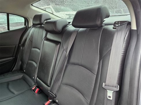 Used 2018 MAZDA MAZDA3 Grand Touring image 11