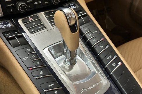 Used 2011 Porsche Panamera 4 image 18