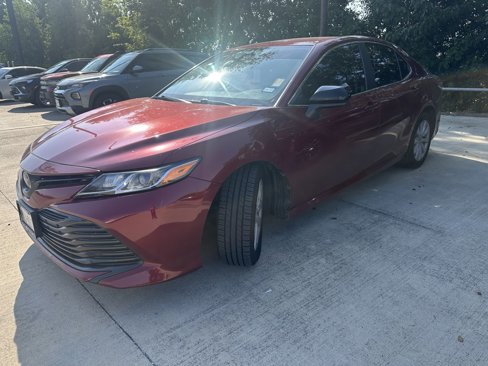 Used 2020 Toyota Camry LE image 1
