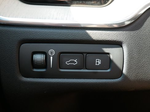 Used 2021 Volvo XC60 T8 Inscription Expression image 20