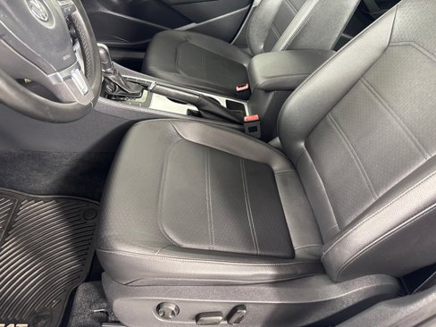 Used 2013 Volkswagen Passat 2.5 SE image 9