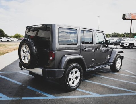 Used 2014 Jeep Wrangler Unlimited Sahara w/ Dual Top Group image 29