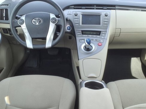 Used 2015 Toyota Prius Four image 11