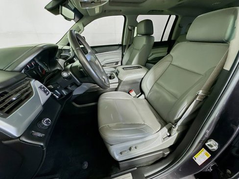 Used 2015 Chevrolet Suburban LT image 13