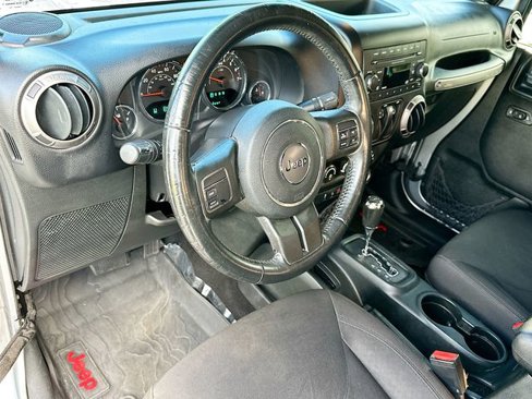 Used 2018 Jeep Wrangler Sport image 9