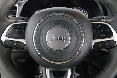 Used 2021 Jeep Renegade Latitude image 12