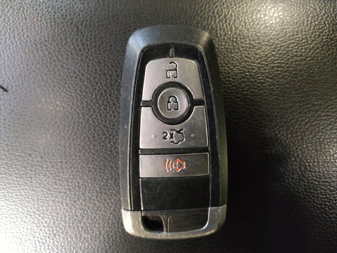 Used 2020 Ford Fusion SE image 32