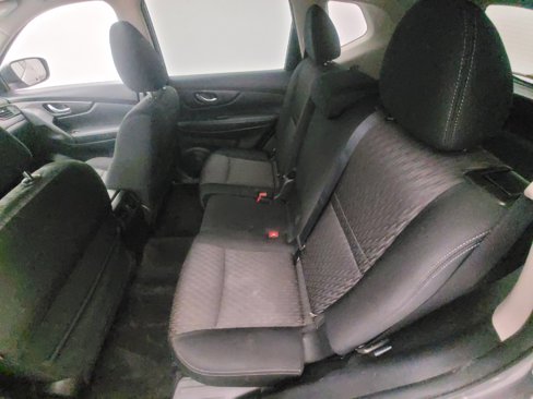 Used 2019 Nissan Rogue SV w/ Premium Package image 18