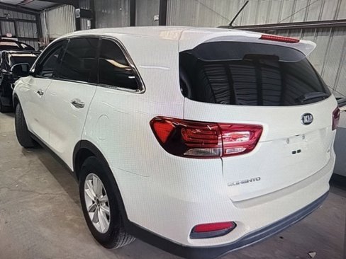 Used 2020 Kia Sorento LX image 6