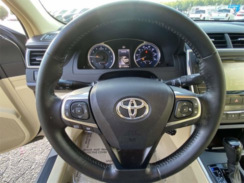 Used 2015 Toyota Camry image 17
