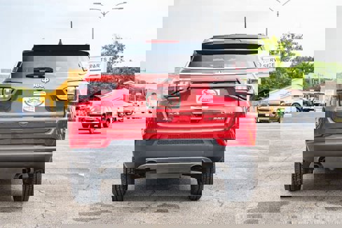 Used 2023 Jeep Compass Limited image 4