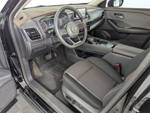 Used 2021 Nissan Rogue SV image 11