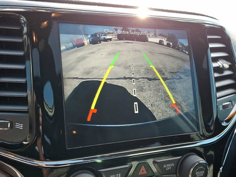 Used 2019 Jeep Grand Cherokee Limited image 18