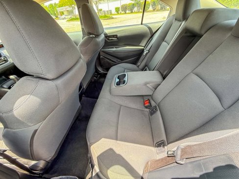 Used 2022 Toyota Corolla LE image 17