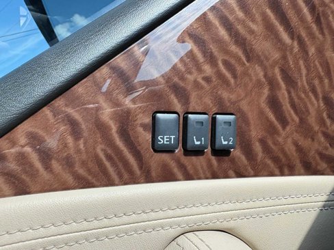 Used 2020 Nissan Armada SL image 37