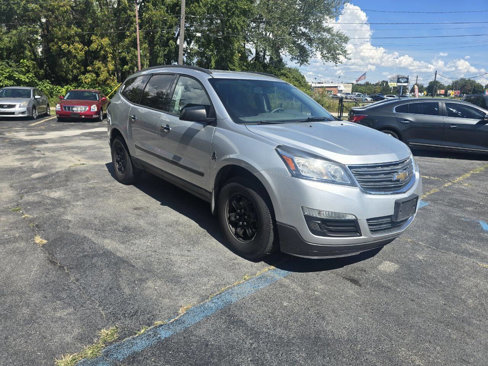 Used 2014 Chevrolet Traverse LS image 2