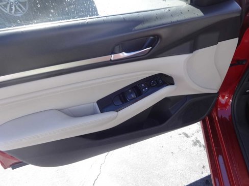Used 2020 Nissan Altima 2.5 SV image 13