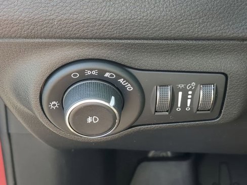 Used 2018 Jeep Compass Latitude w/ Popular Equipment Group image 20