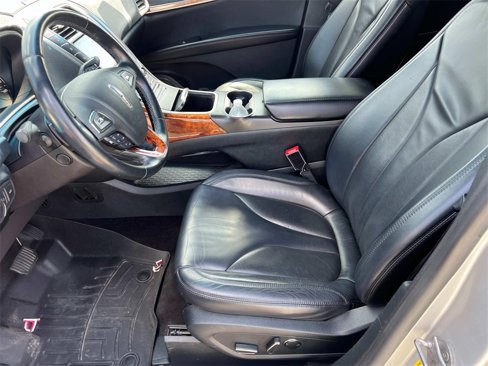 Used 2016 Lincoln MKX Select image 14
