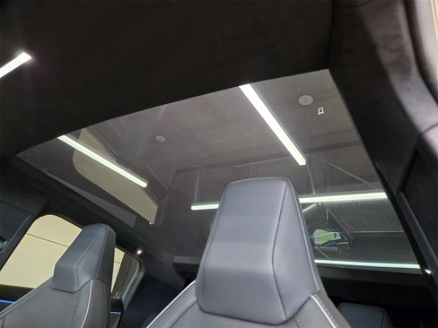 Used 2025 Tesla Cybertruck AWD Crew Cab image 10