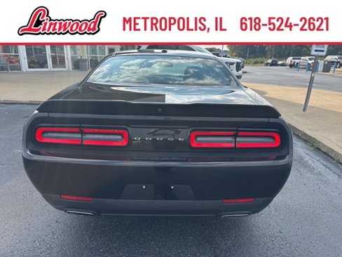 Used 2022 Dodge Challenger GT image 5