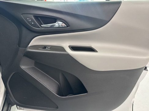 Used 2021 Chevrolet Equinox LS image 26