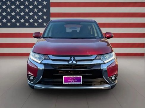 Used 2018 Mitsubishi Outlander SEL image 2