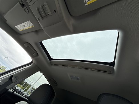 Used 2020 Chevrolet Trax LT w/ Sun & Sound Package image 23