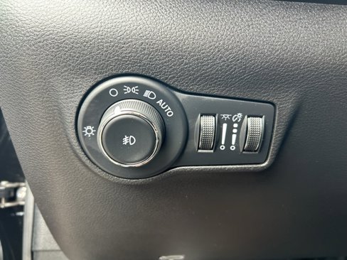Certified 2024 Jeep Compass Latitude image 20