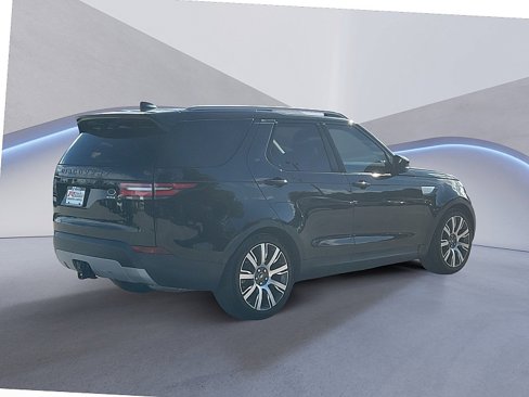 Used 2017 Land Rover Discovery HSE image 5