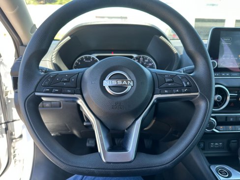 Used 2024 Nissan Sentra SV image 25