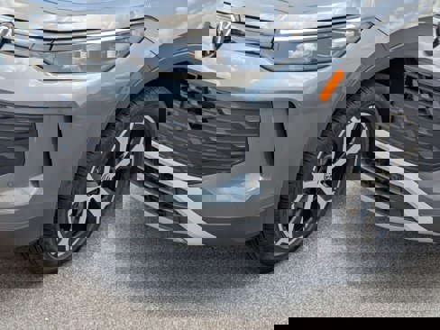 New 2025 Volkswagen Tiguan SE image 9