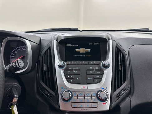 Used 2017 Chevrolet Equinox LT image 37