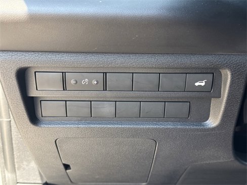 Used 2023 Mitsubishi Outlander SE image 25