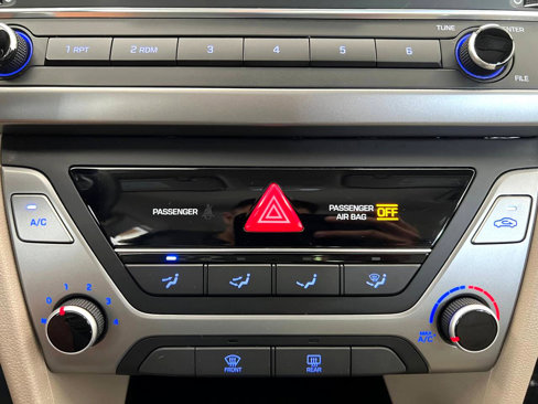 Used 2017 Hyundai Elantra SE image 19