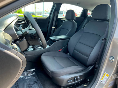 Used 2022 Chevrolet Malibu LT image 33